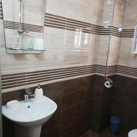 ゲストハウス дамяновата къща 3*