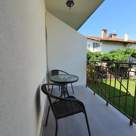 Къща за гости дамяновата къща 3*